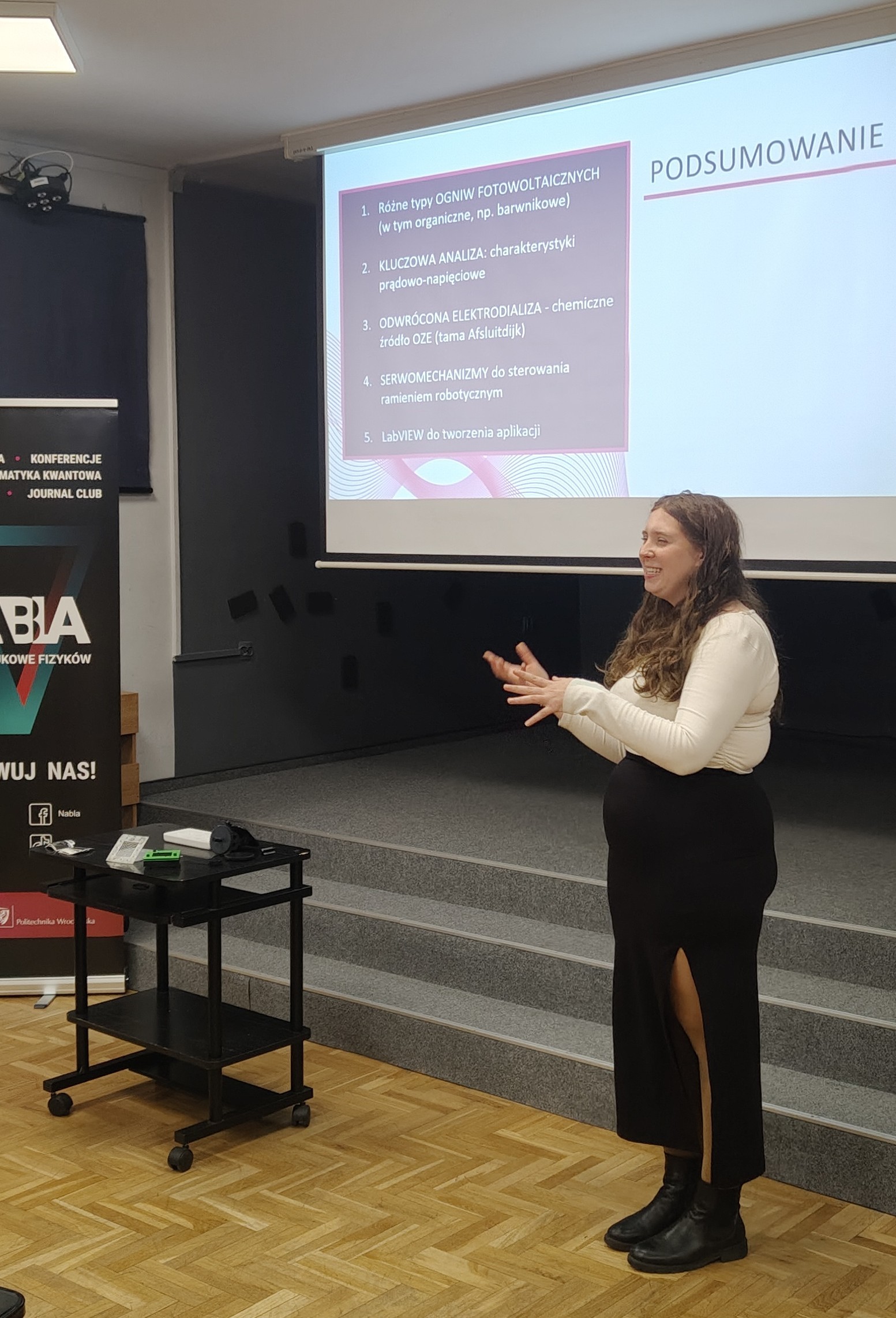 Paulina podczas warsztatów fizycznych SemiLab